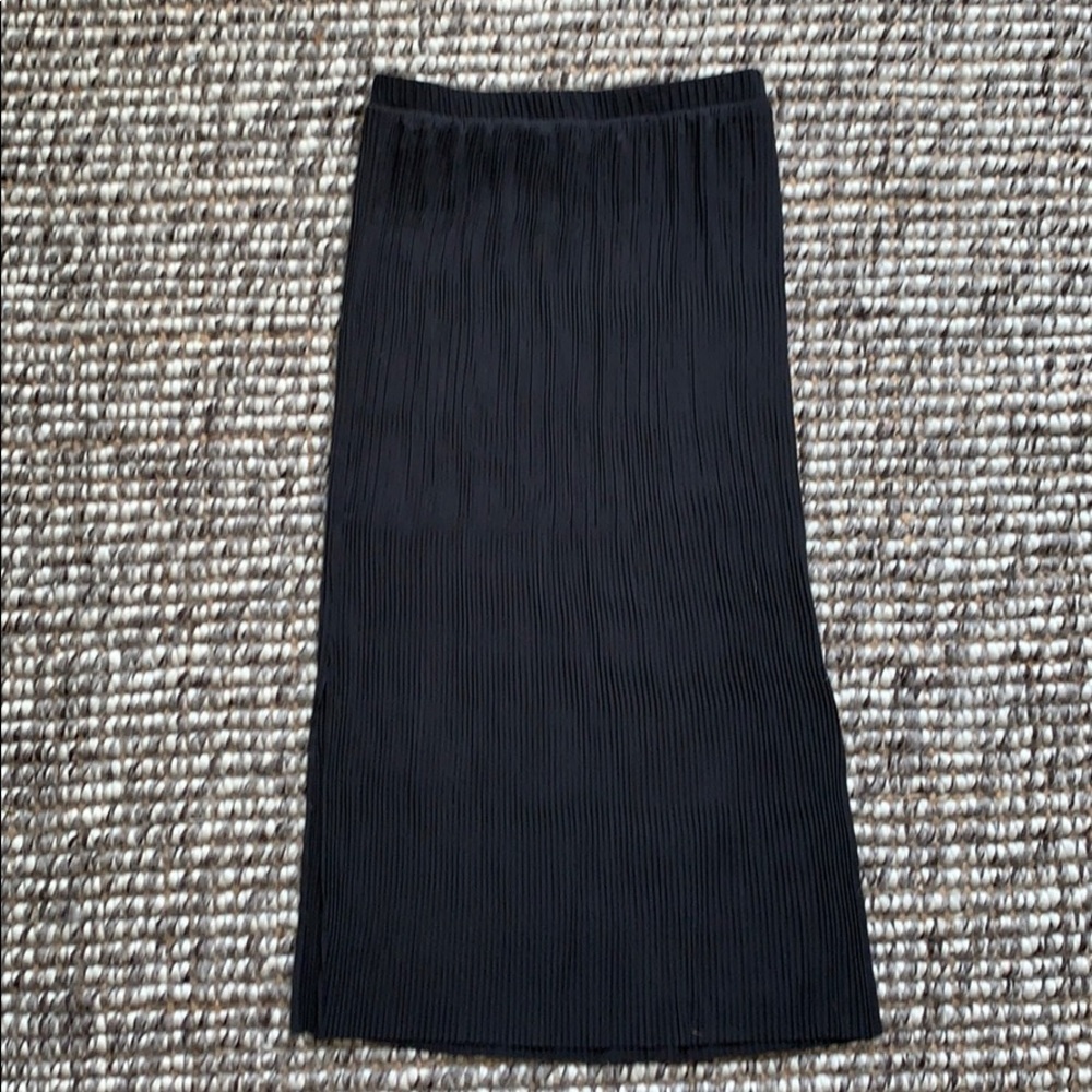 Aritzia Wifred Pleaded Midi Skirt